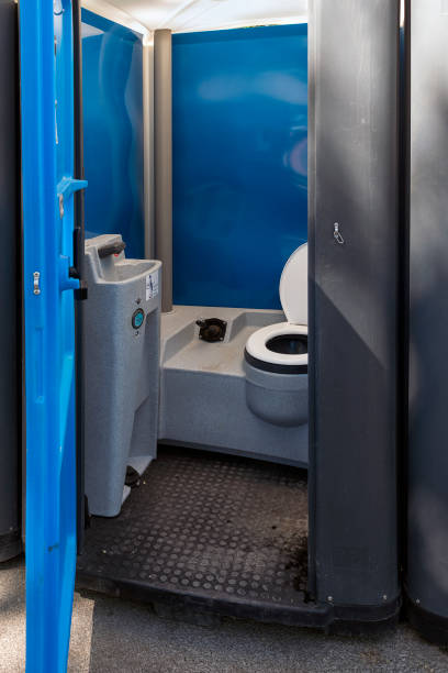 Portable bathroom rental in Holly, MI